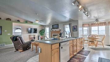 House (5 Bedrooms) | Interior