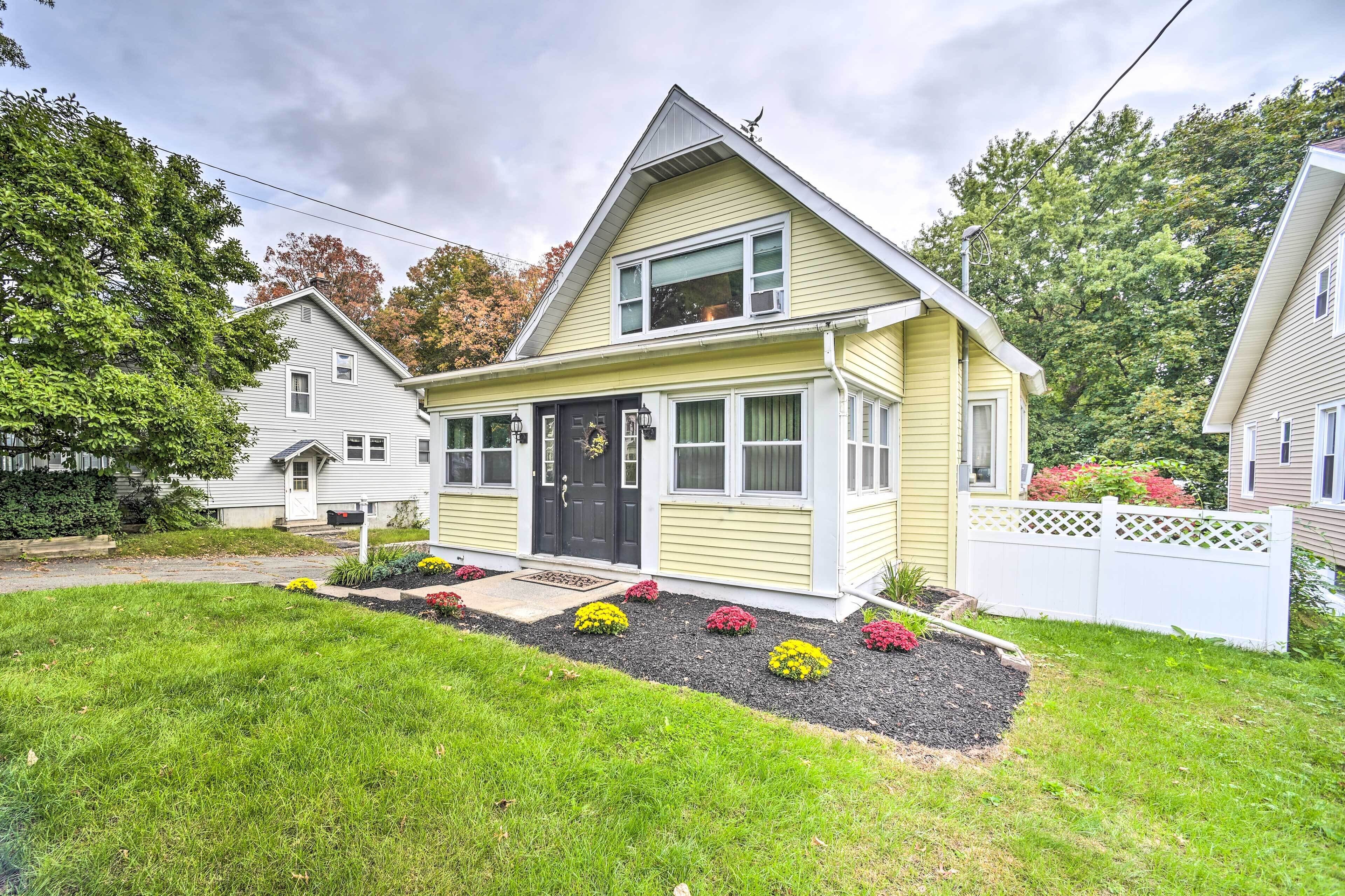 Pet-friendly Latham Retreat ~ 7 Mi to Albany!