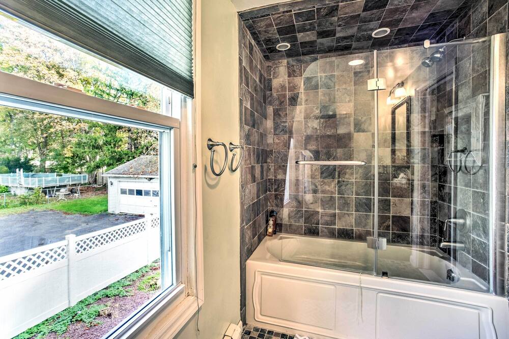 Pet-friendly Latham Retreat ~ 7 Mi to Albany! - Brunswick, NY