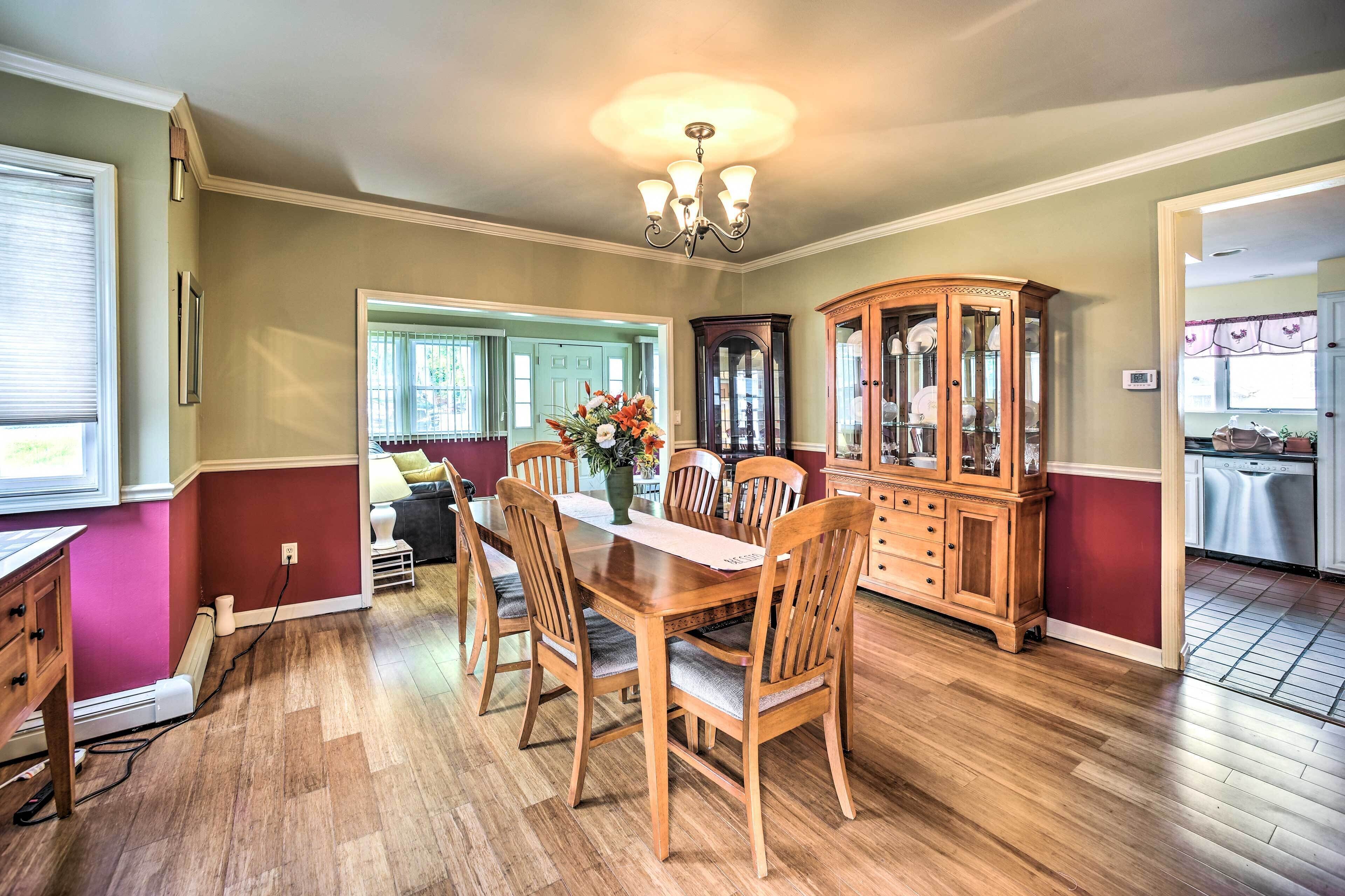 Pet-friendly Latham Retreat ~ 7 Mi to Albany!