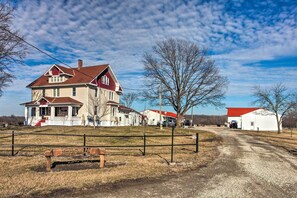 المنشأة من الداخل