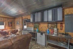 Apartment (0 Bedroom) | Interior