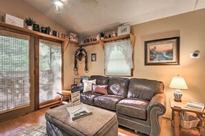 Interior - Gatlinburg Home w/ Hot Tub ~ 4 Mi to Town! (Gatlinburg)