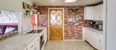 House (4 Bedrooms) | Private kitchen