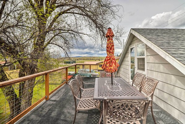 Outdoor dining - Pet-friendly Home w/ Yard & Mountain Views! (Polson)