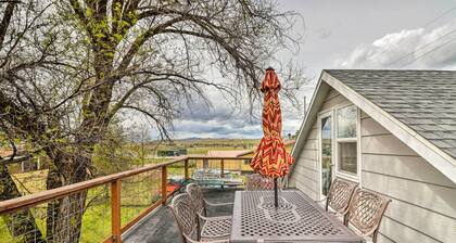 Pet-friendly Home w/ Yard & Mountain Views!