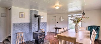 Pet-friendly Home w/ Yard & Mountain Views!