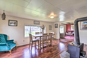 Dining - Pet-friendly Home w/ Yard & Mountain Views! (Polson)