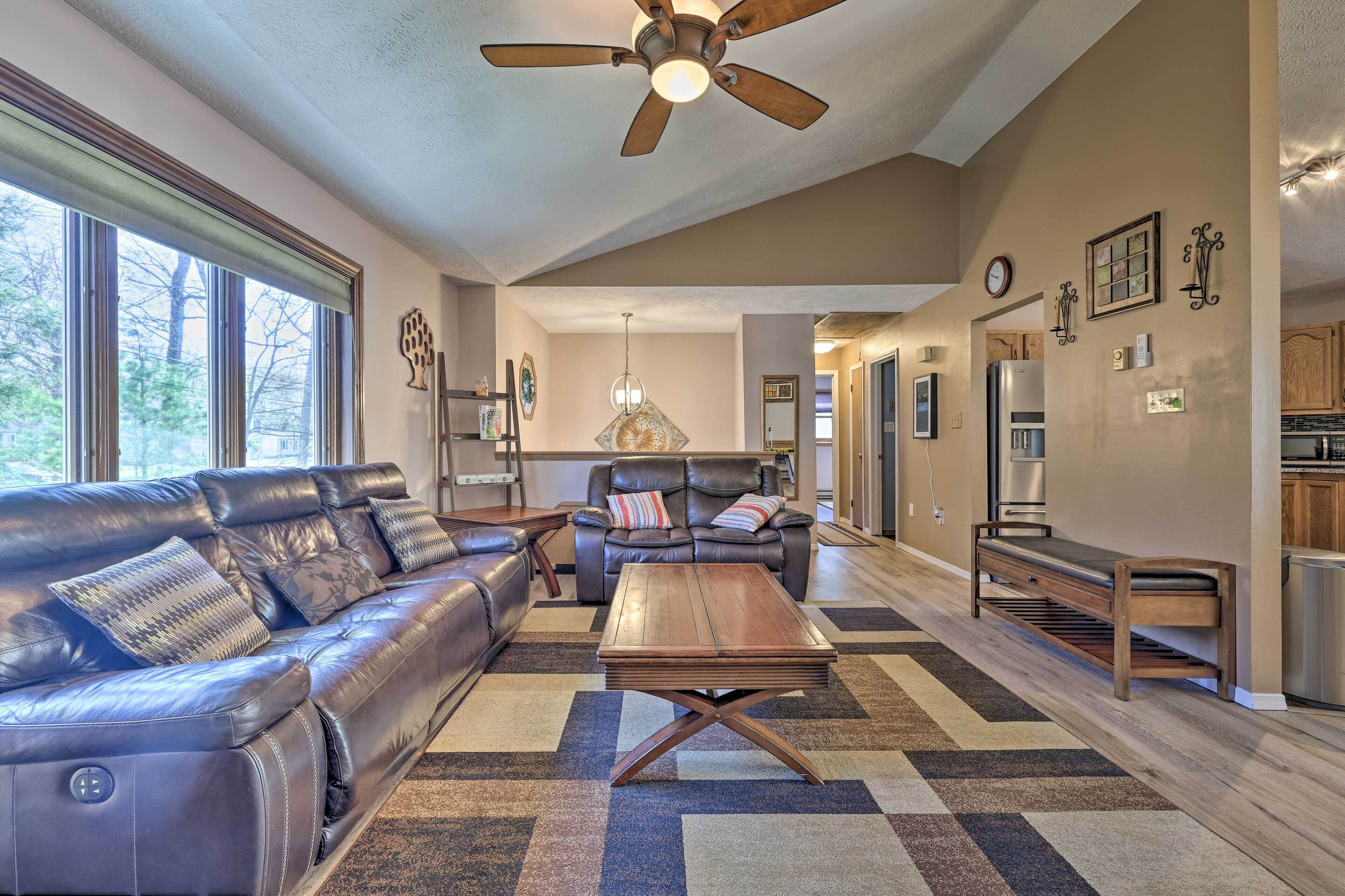 Pocono Home-away-from-home ~ 2 Mi From Kalahari!