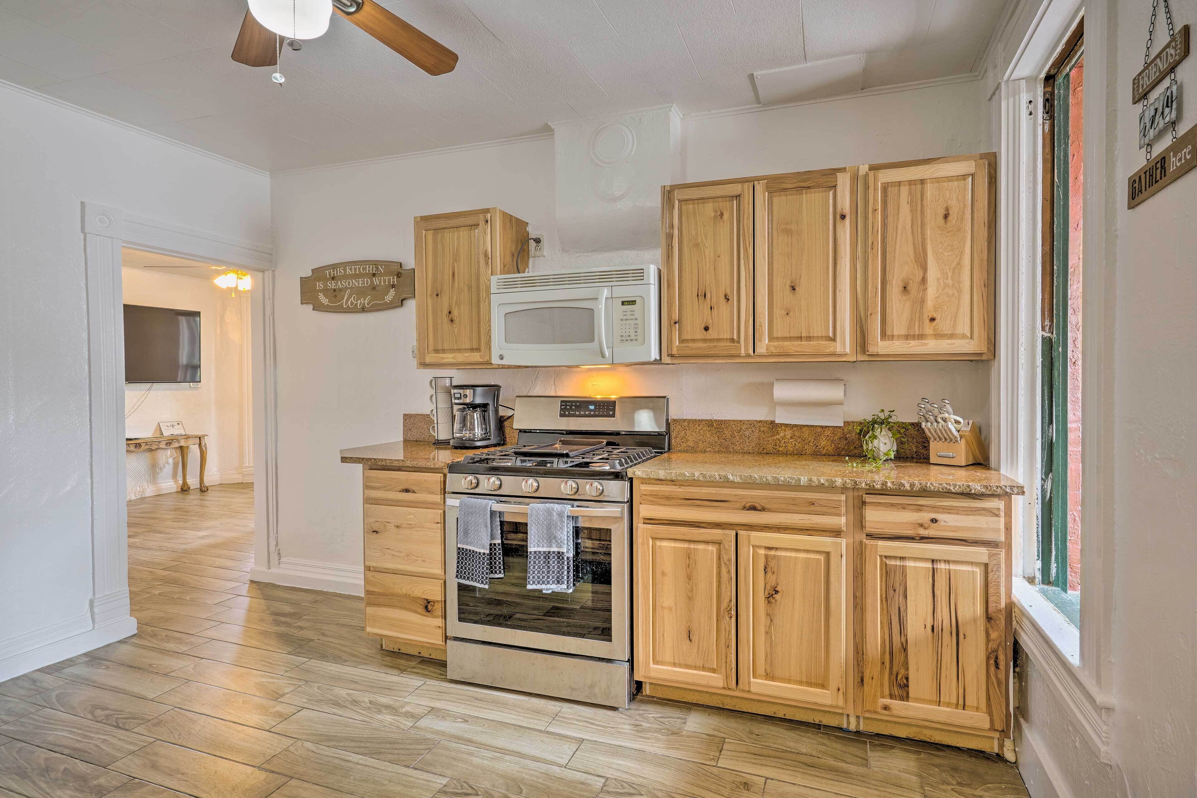 Quaint Cañon City Retreat < 1 Mi to Railroad!