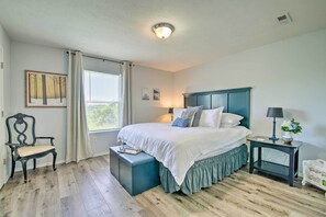 Apartment (3 Bedrooms) | 3 bedrooms, iron/ironing board, free cribs/infant beds, bed sheets - Picturesque Condo w/ Patio, 4 Mi to Beach! (Branson)