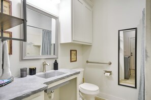 Apartment (0 Bedroom) | Interior