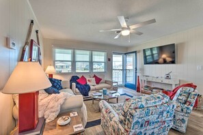 House (4 Bedrooms) | Interior - Quaint 'sand Dollar Sandbar' - Walk to Beach! (Holly Ridge)