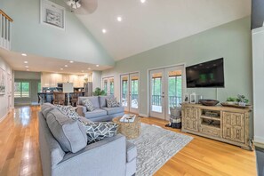 House (4 Bedrooms) | Interior