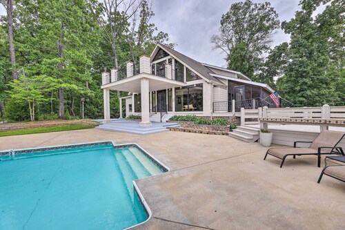 Pickwick Lake Home w/ Screened-in Porch, Dock