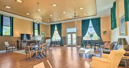 Renovated Historic Cottage ~ 4 Mi to Peoria!