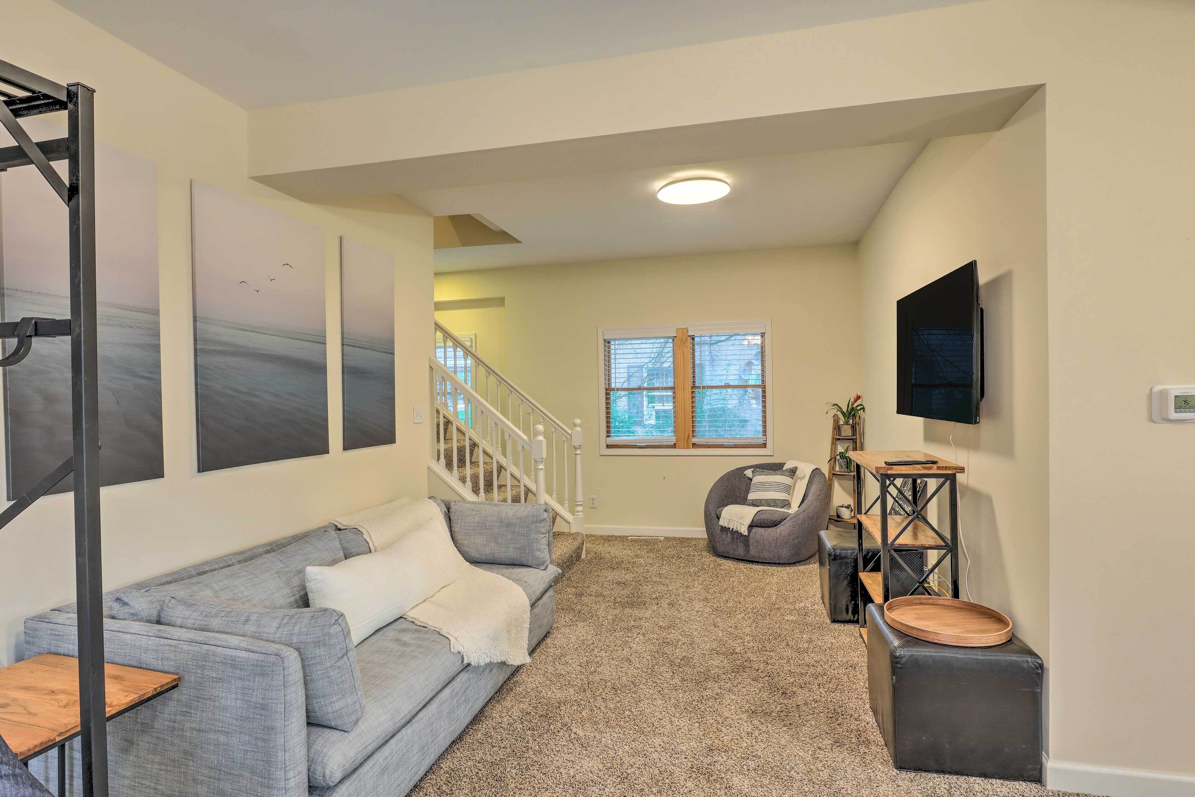 Renovated Lake Geneva Home Near Dtwn + Beach!