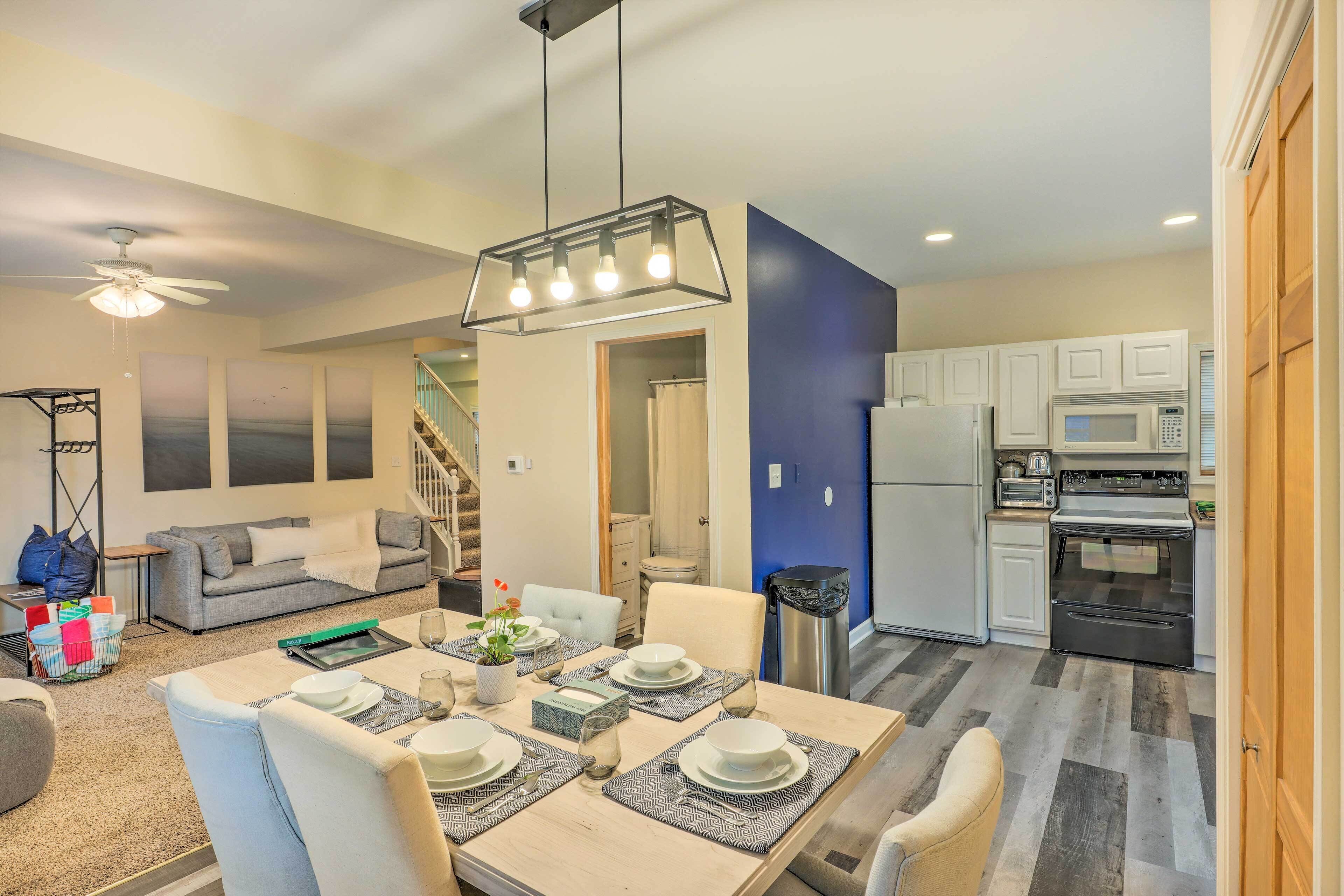 Renovated Lake Geneva Home Near Dtwn + Beach!