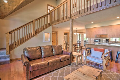 Refined Resort Residence Near Silver Dollar City!