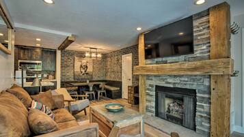 Apartment (2 Bedrooms) | Front of property