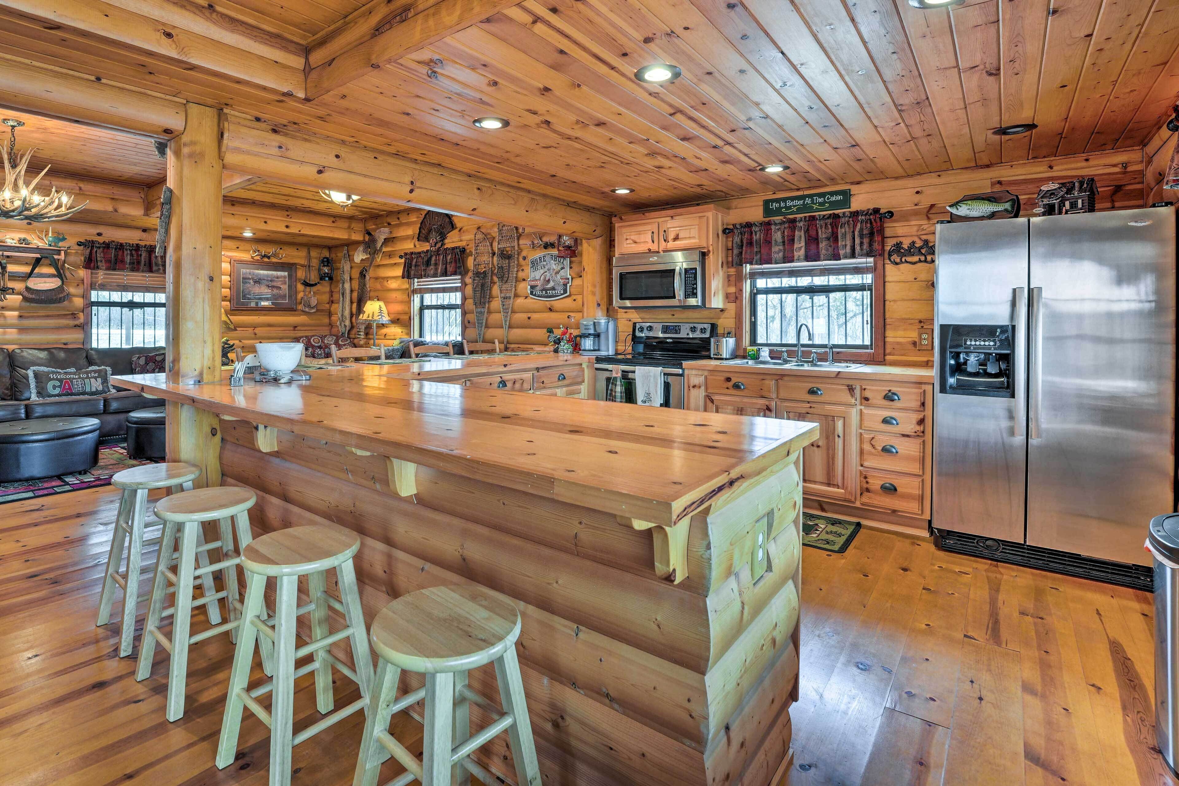 Rustic Cabin in Roaring River State Park!