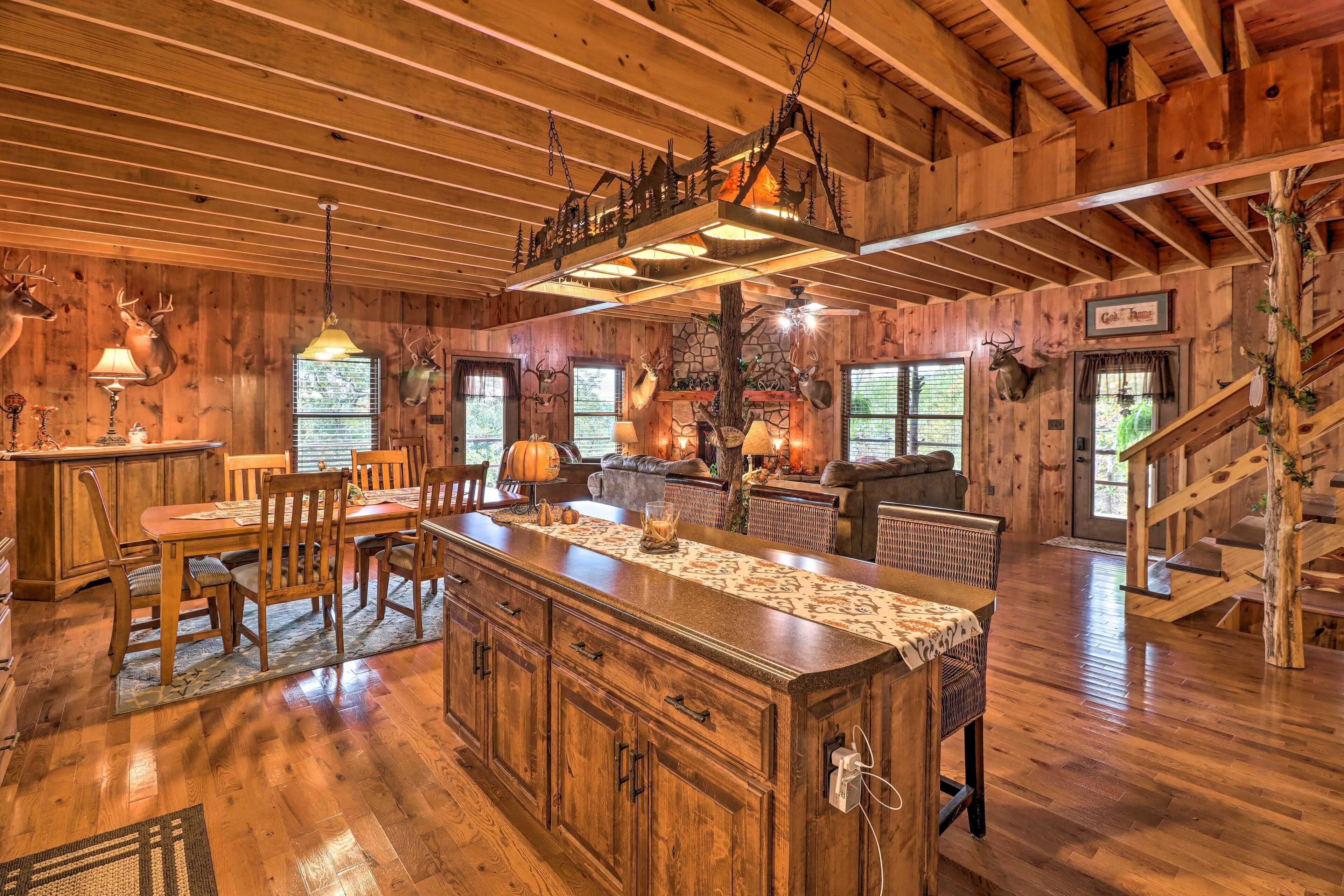 Quiet + Rustic Cabin With Fire Pit on 20 Acres!