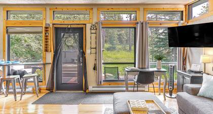 Scenic Lead Cabin: Steps to Terry Peak Ski Area!