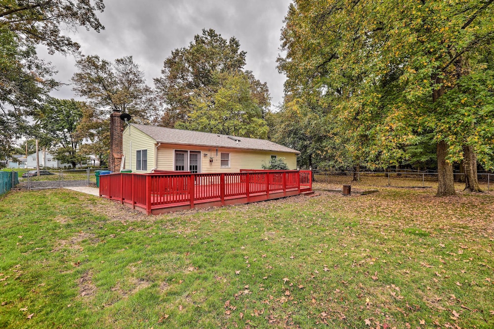 Quaint Bristol Home - Walk to Dining & Wharf!