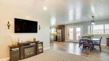 House (3 Bedrooms) | Front of property