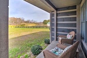 Interior - Secluded Retreat on 2 Acres Near Dale Hollow Lake! (Burkesville)