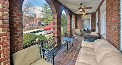 Walk to Shops, Dining & City Park: Reading Apt