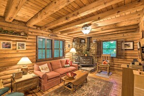 Interior - Serene Brevard Cabin ~ 7 Miles to State Forest! (Brevard)