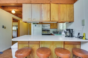 House (1 Bedroom) | Interior - 6 Mi to Yosemite National Park: Retreat w/ Deck! (Groveland)