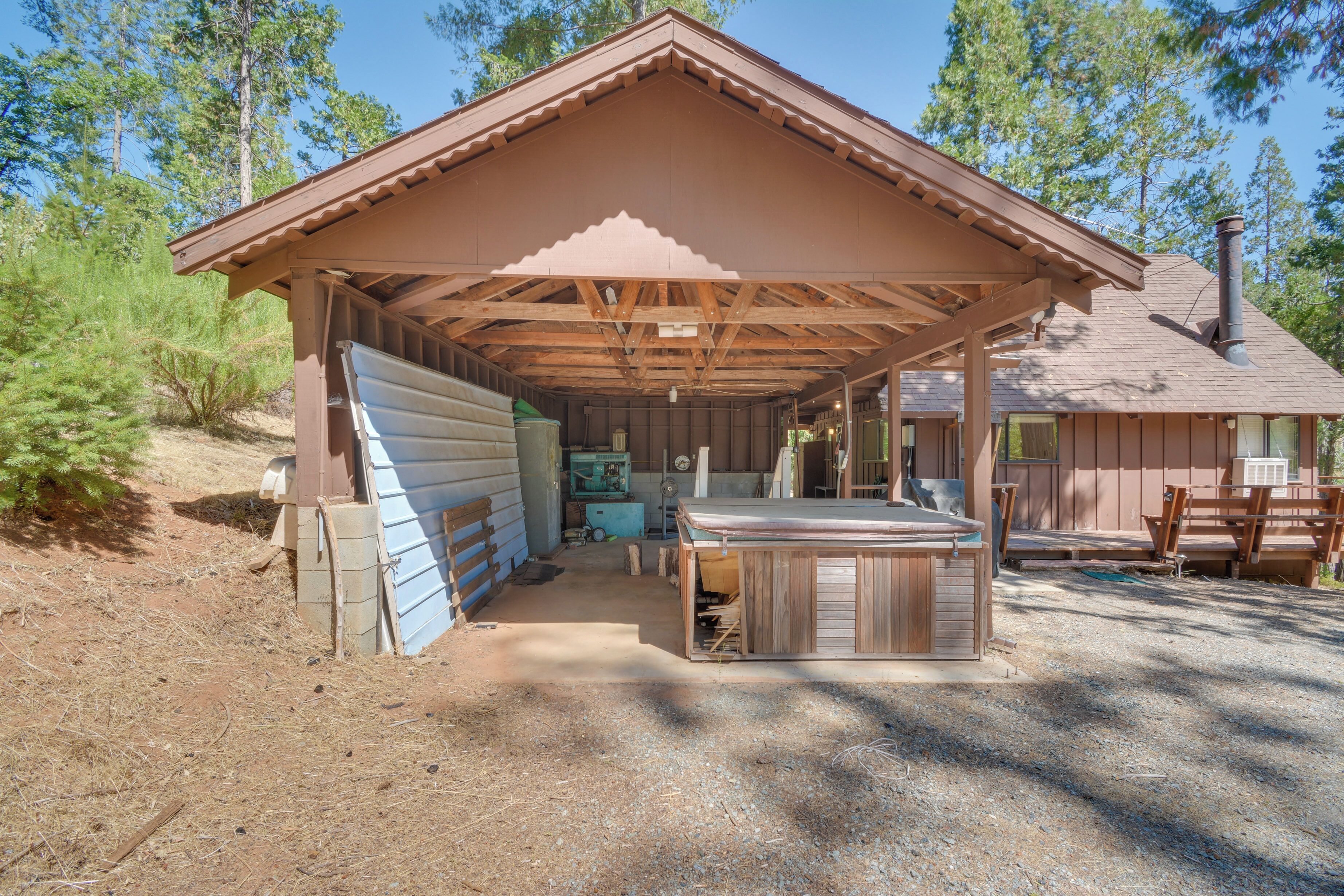 Quiet 1br+loft Home on 14 Acres ~6 Mi to Yosemite!