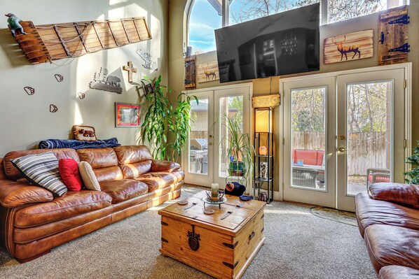 House (5 Bedrooms) | Interior