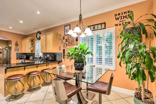 منزل (5 Bedrooms) | المنشأة من الداخل