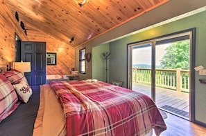 Interior - Sevierville Overlook Cabin: 9 Miles to Gatlinburg! (Sevierville)