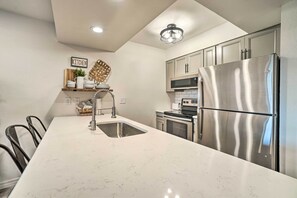 Apartment (2 Bedrooms) | Interior - Unwind Fireside! Condo 1 Mi to Silver Dollar City (Branson West)