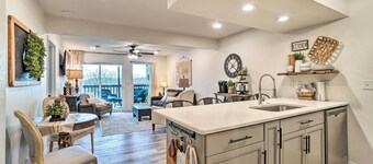 Unwind Fireside! Condo 1 Mi to Silver Dollar City