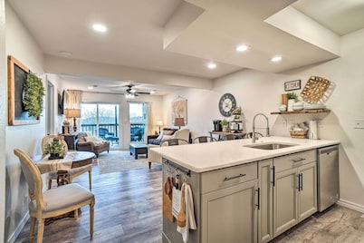 Unwind Fireside! Condo 1 Mi to Silver Dollar City