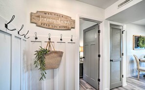 Apartment (2 Bedrooms) | Interior - Unwind Fireside! Condo 1 Mi to Silver Dollar City (Branson West)