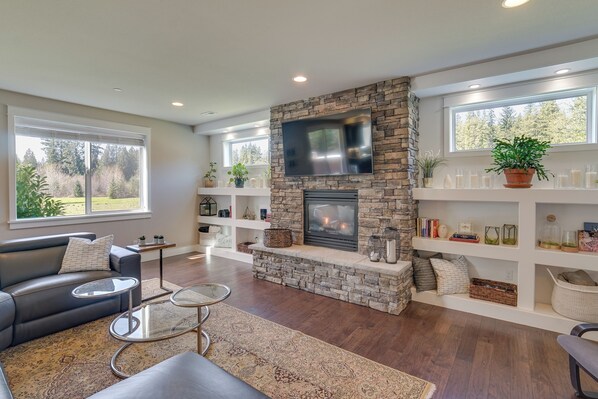 House (5 Bedrooms) | Interior