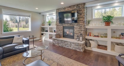 Spacious Carnation Home w/ Grill & Large Yard