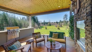 House (5 Bedrooms) | Interior