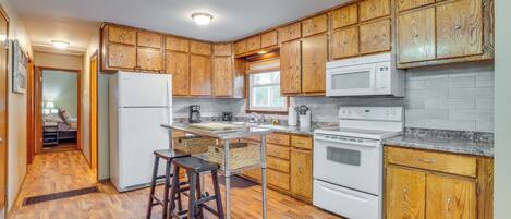 House (3 Bedrooms) | Interior