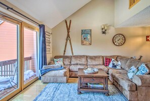 Apartment (2 Bedrooms) | Interior - Ski Condo w/ Pool, Close to Story Land & Attitash! (Glen)