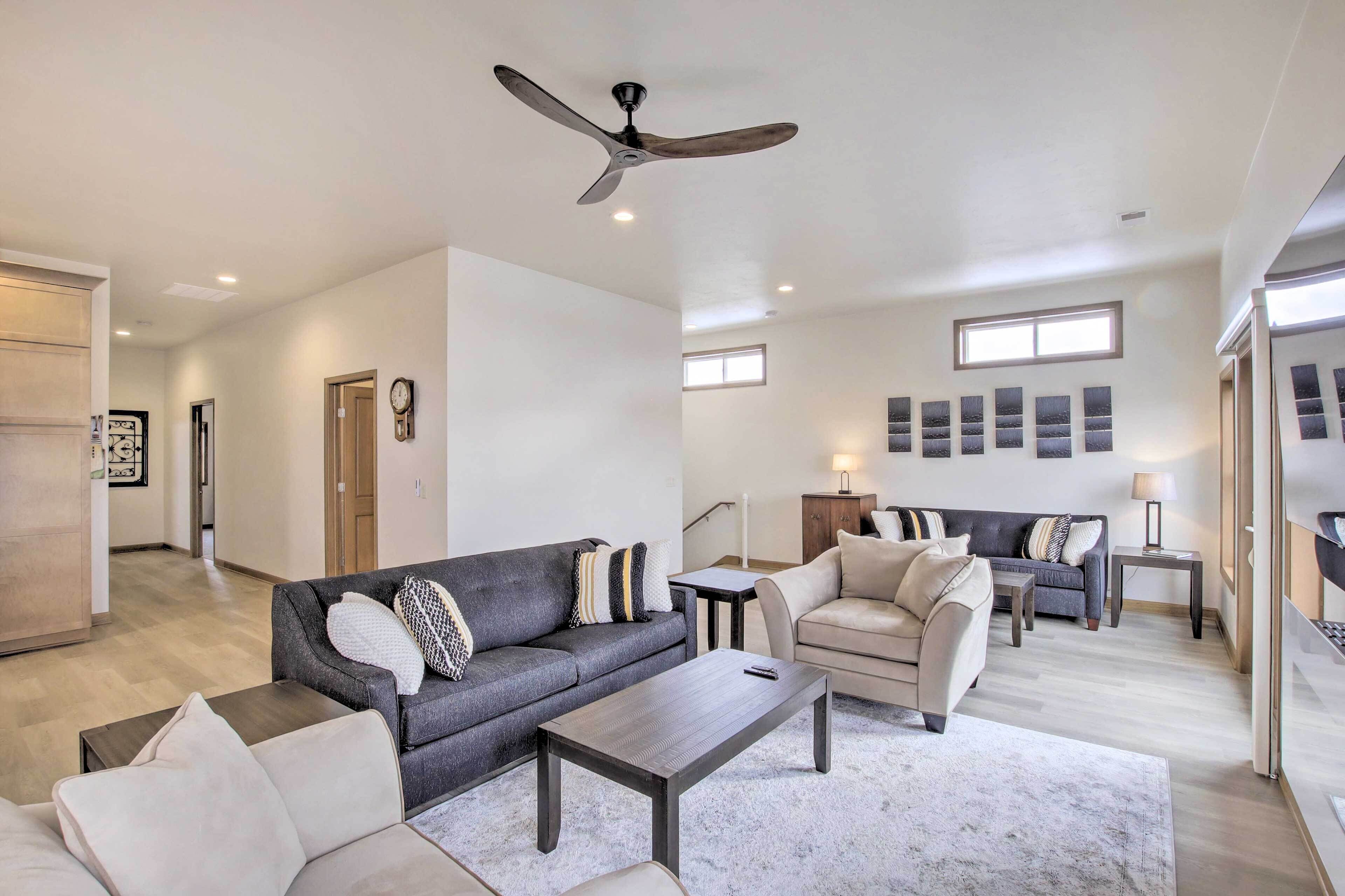 Spacious Recently Built Home < 1 Mi to Lake!