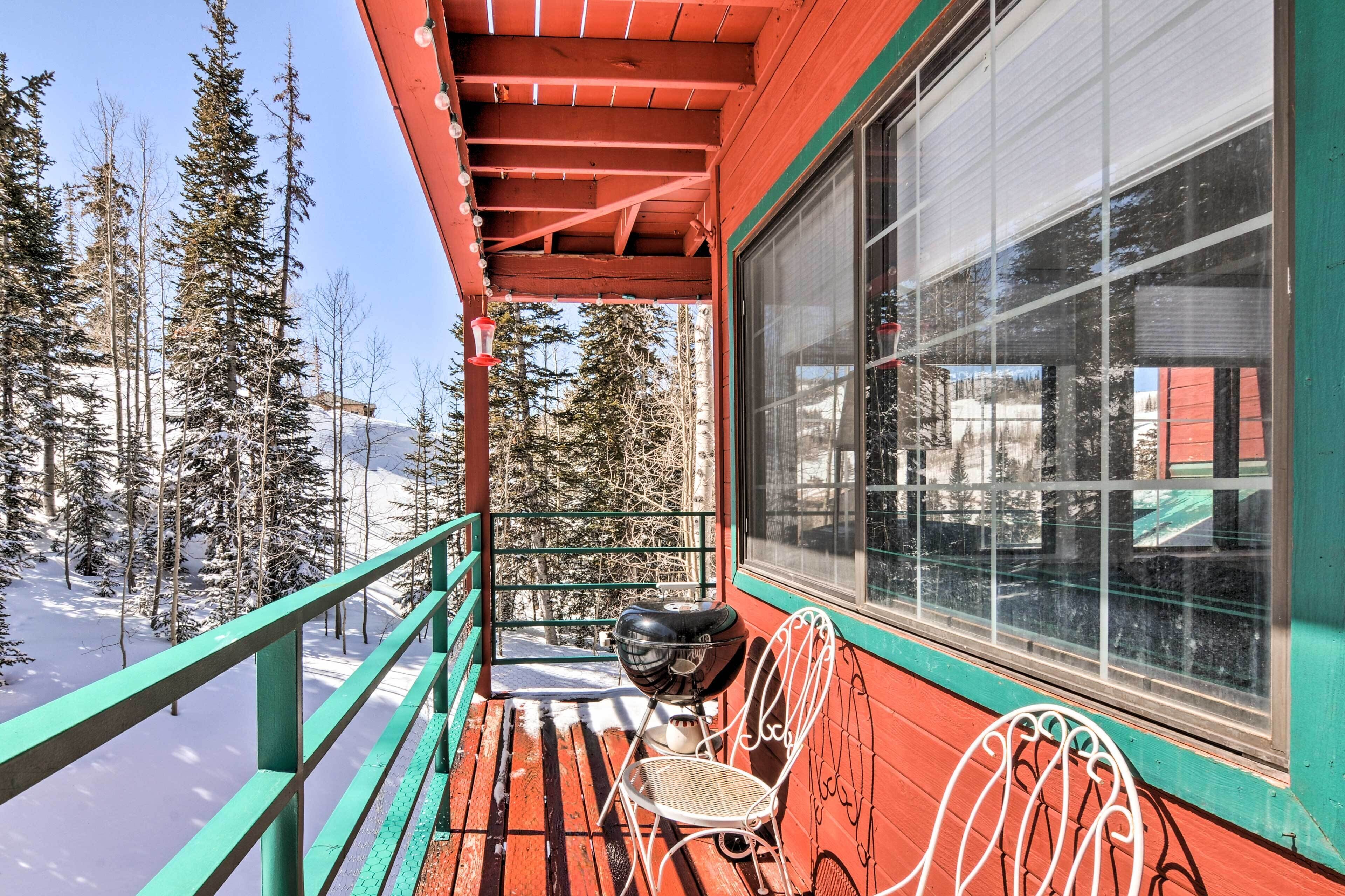 Ski-in/ski-out Brian Head Condo w/ Hot Tub!