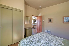 Cottage (2 Bedrooms) | Interior - Sequim Cottage w/ Panoramic Olympic Mtn. Views! (Sequim)