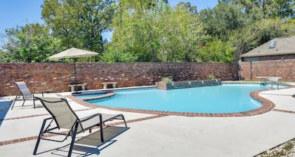 Stunning Baton Rouge Home w/ Pool: Near Lsu!